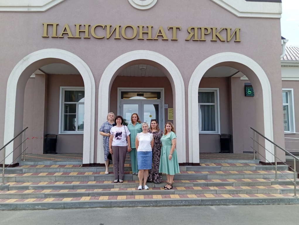 Проводится месячник встреч УСЗН Воронежской области.Наш пансионат посетили: Богучарский район,Терновский район,Грибановский район.