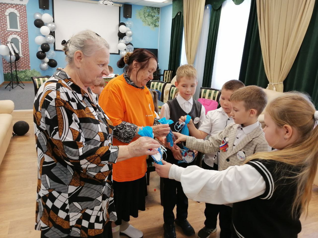 Каждый год в России 18 ноября празднуют День рождения Деда Мороза.