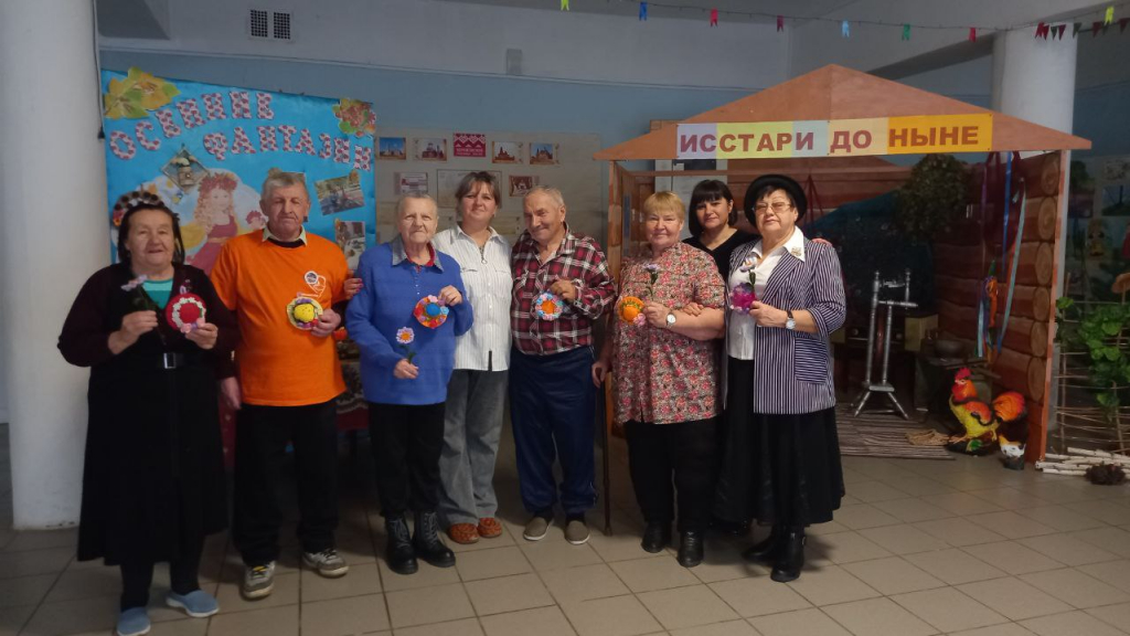 Творческая встреча в Доме культуры: мастер-класс по изготовлению игольниц